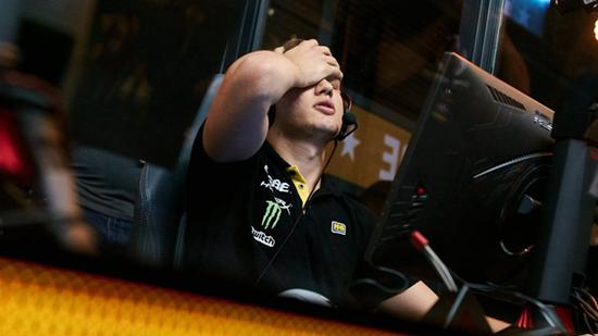 AG超玩会荣获KPL三连冠背后的实力与荣耀